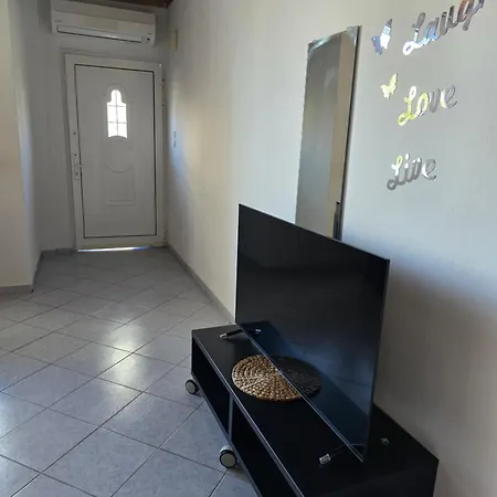 Sara Lejlighed Nea Kallikrateia